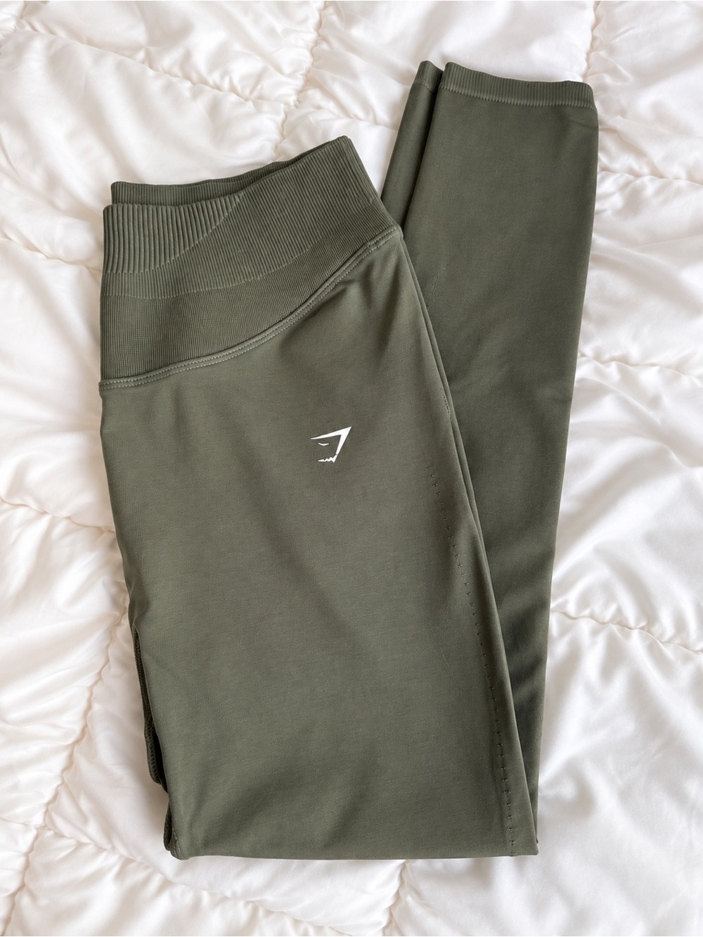 Seamless Gymshark leggings in olive green
